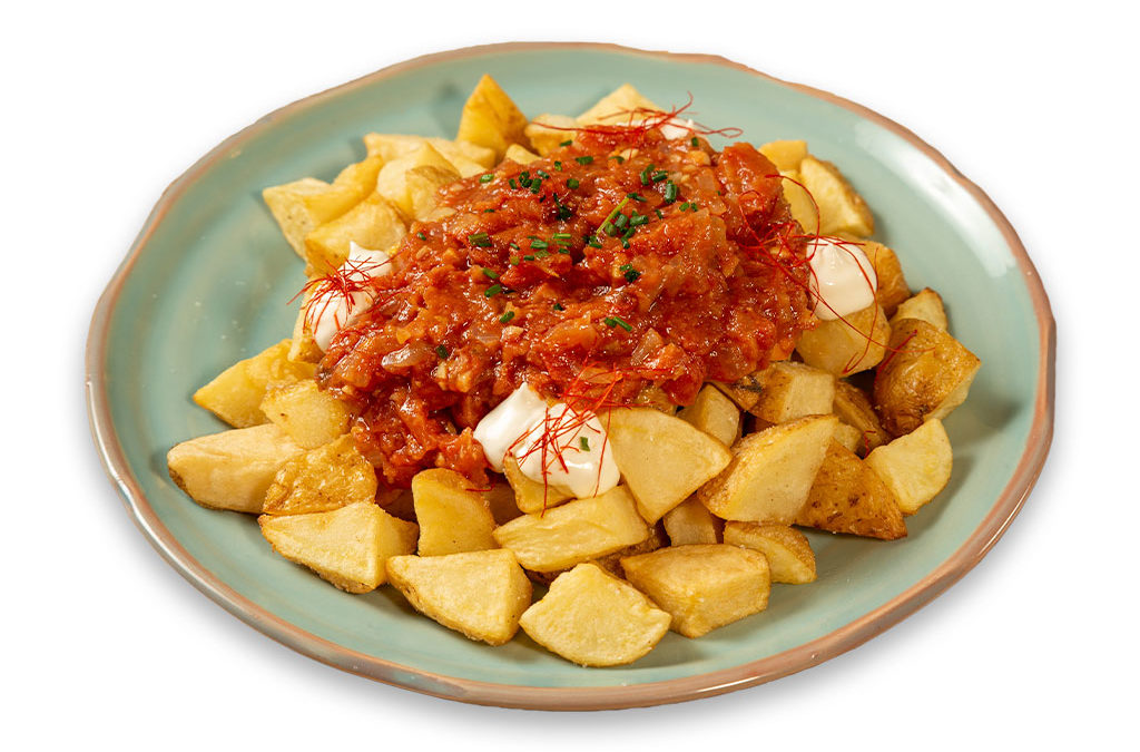 Patatas bravas con sofrito MUY PICANTE y alioli.